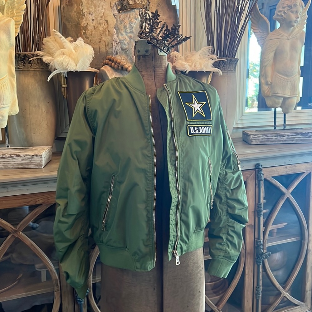 U.S Army - Picture 3 of 5